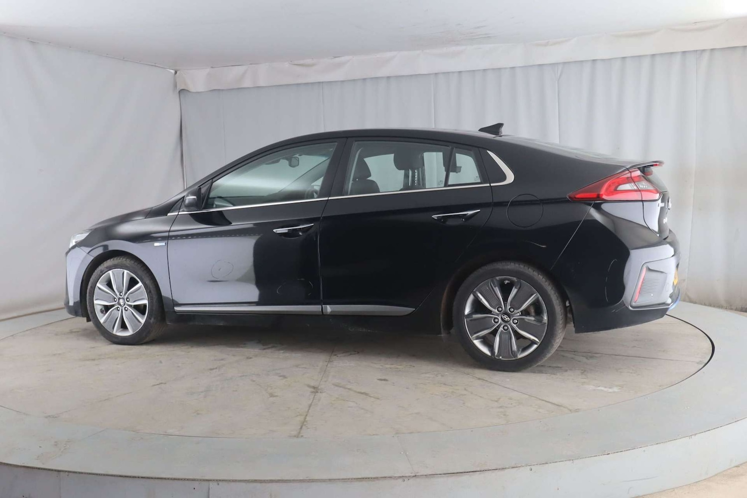 Used Hyundai IONIQ 2017 for sale - 76948213: Photo 6