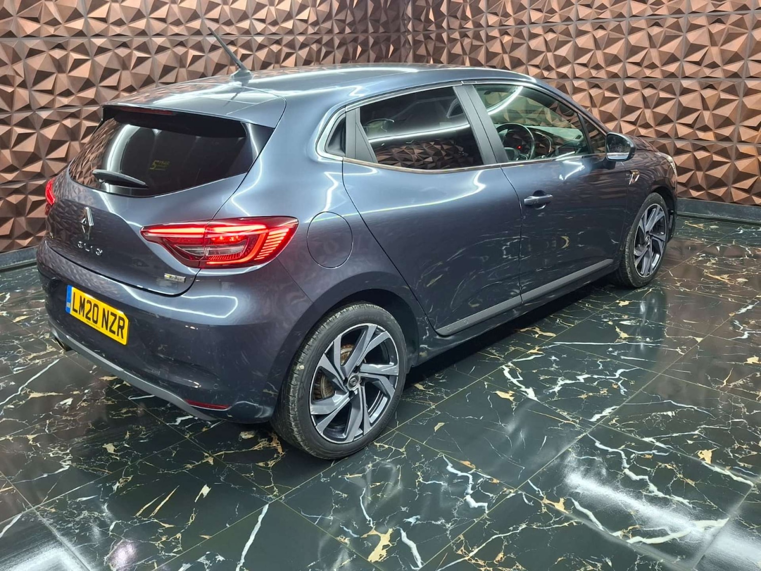 Used Renault Clio 2020 for sale - 76921474: Photo 11
