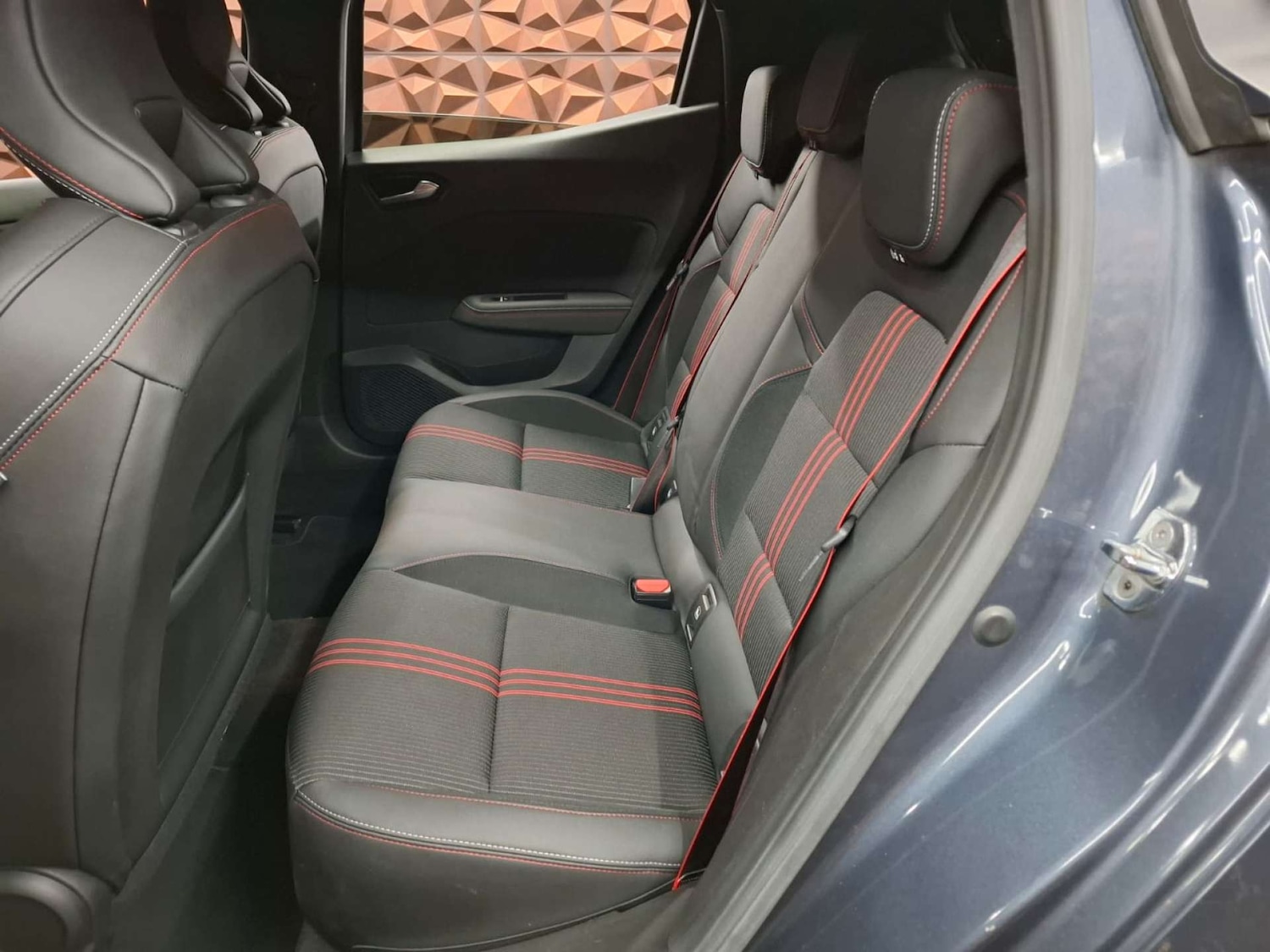 Used Renault Clio 2020 for sale - 76921474: Photo 25