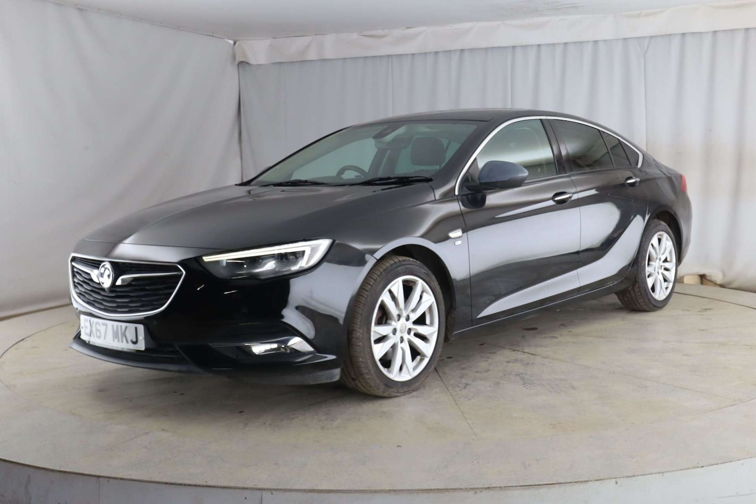 Used Vauxhall Insignia 2017 for sale - 77809759: Photo 3