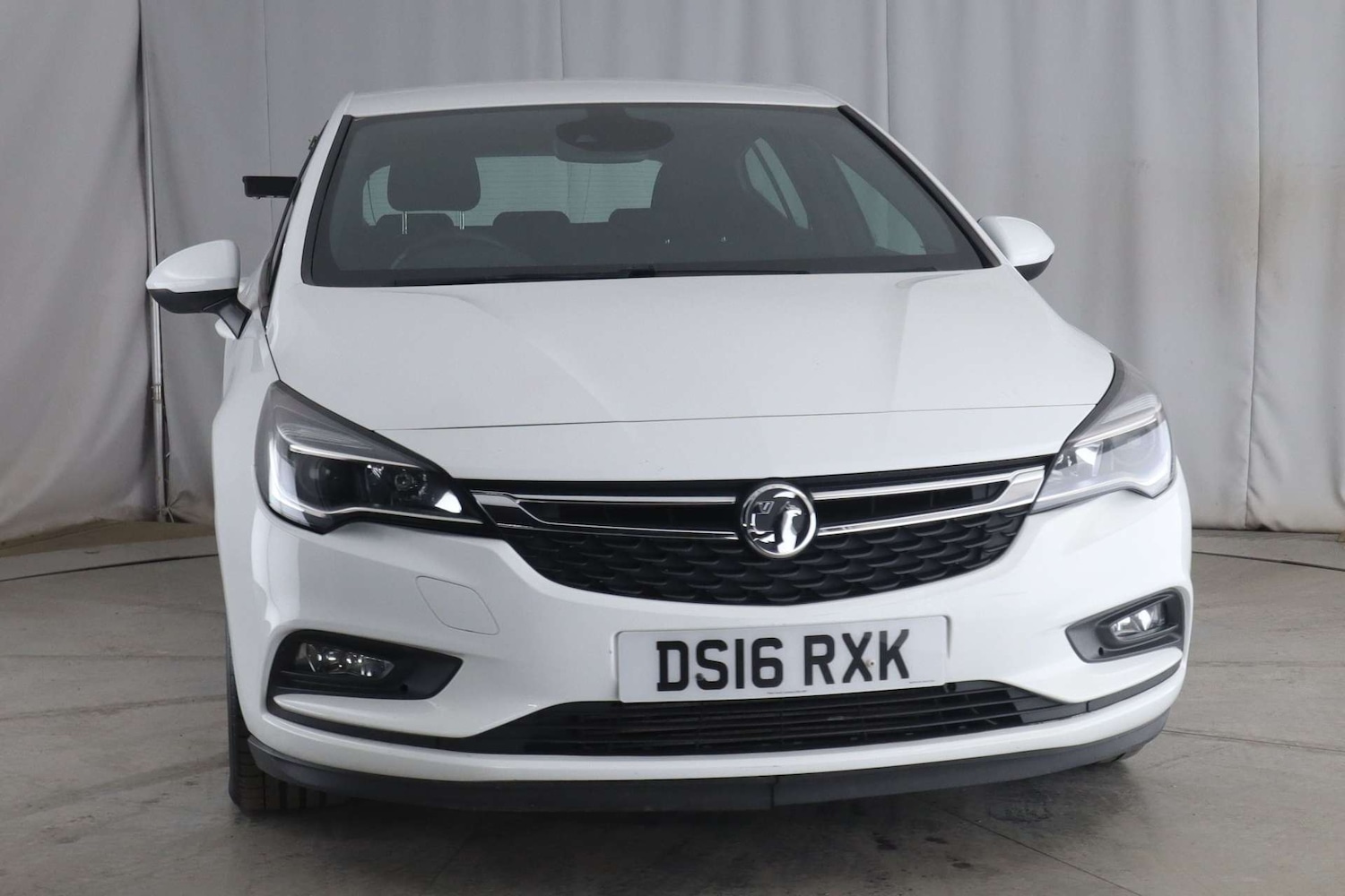 Used Vauxhall Astra 2016 for sale - 76921355: Photo 2
