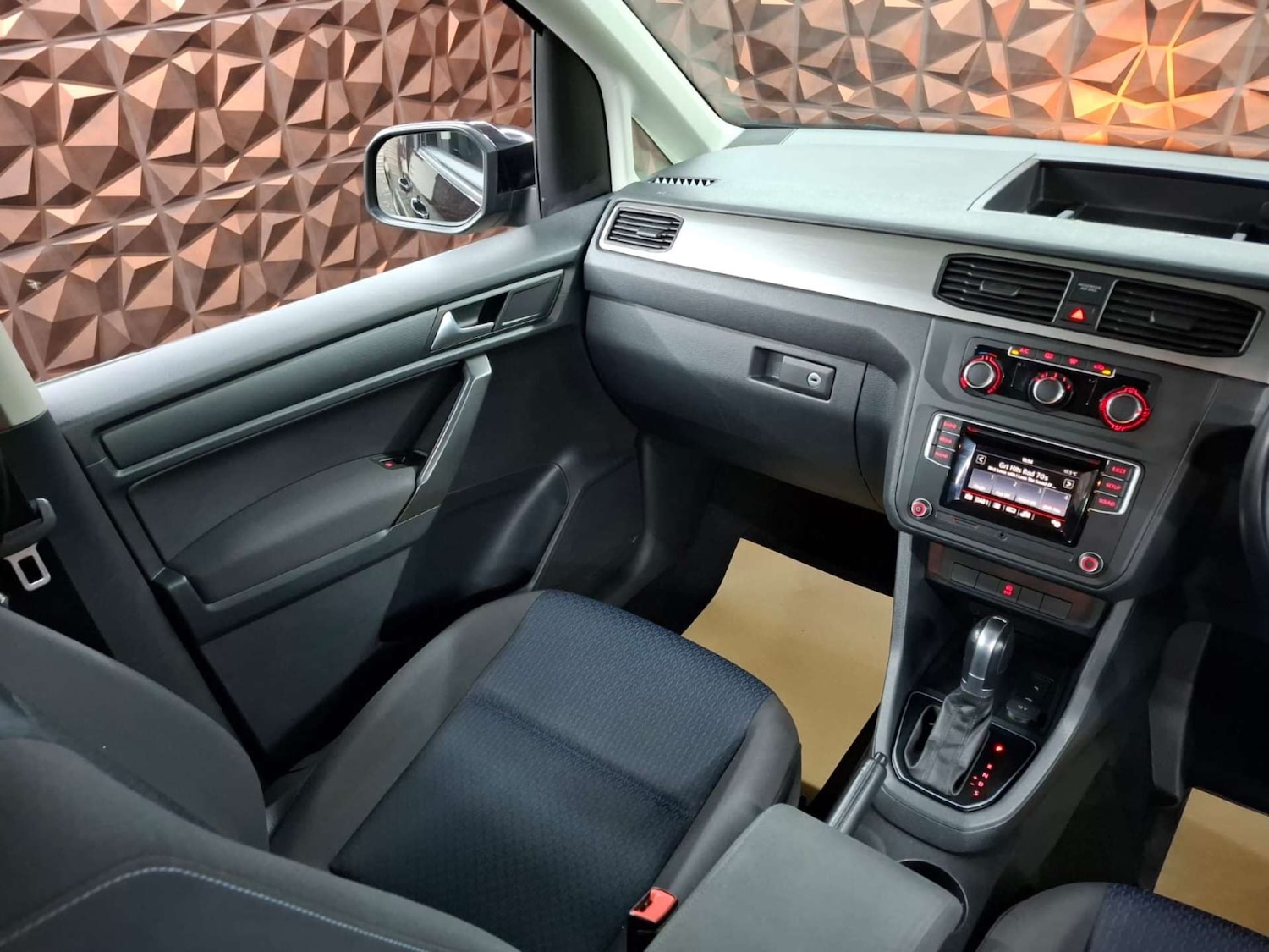 Used Volkswagen Caddy Maxi Life 2020 for sale - 76921399: Photo 25