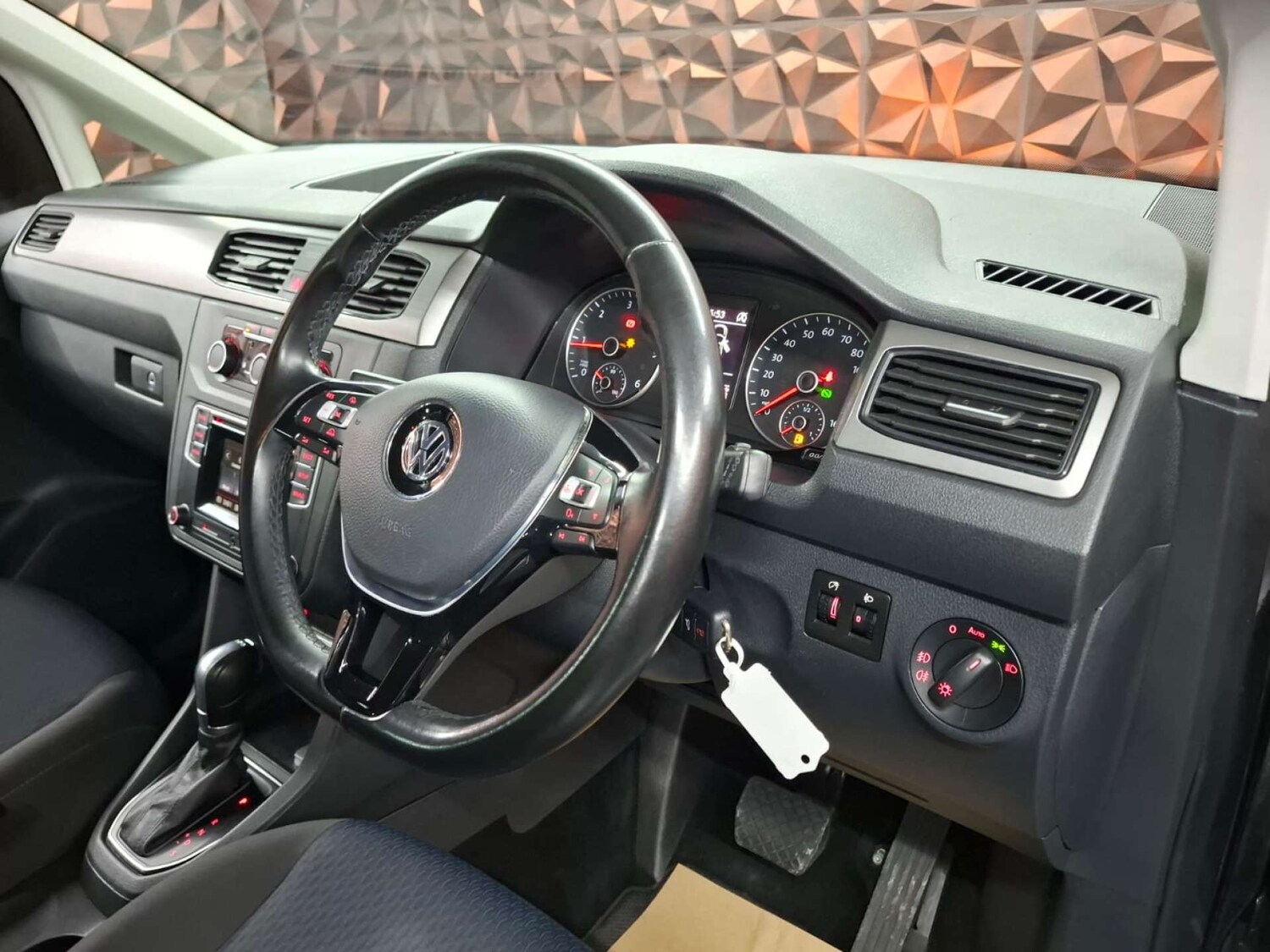 Used Volkswagen Caddy Maxi Life 2020 for sale - 76921399: Photo 32