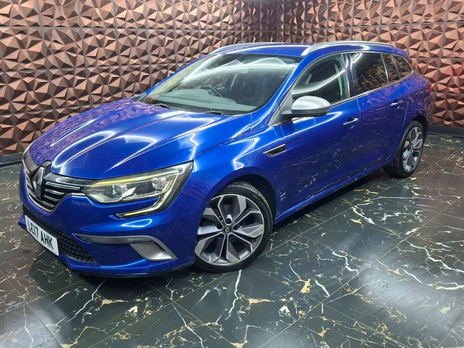 Used Renault Megane 2017 for sale - 76921375: Photo 3