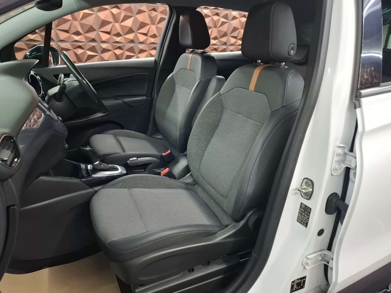 Used Vauxhall Crossland 2021 for sale - 76921473: Photo 11