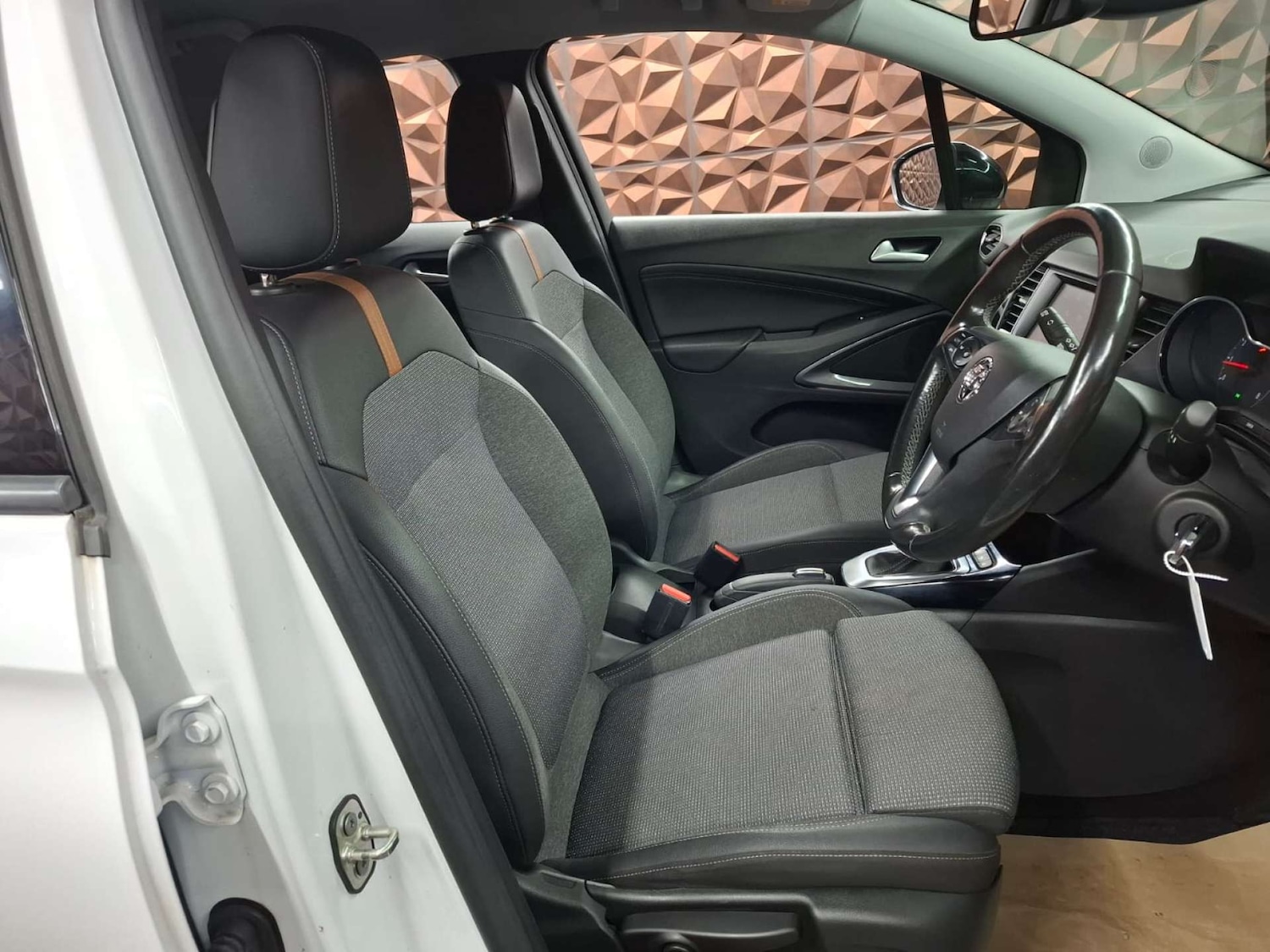 Used Vauxhall Crossland 2021 for sale - 76921473: Photo 8