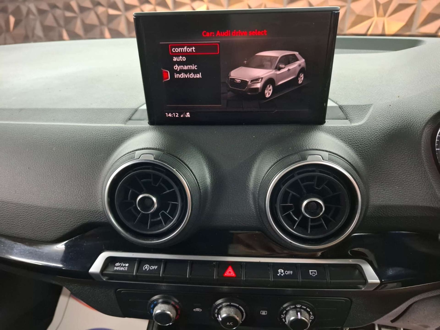 Used Audi Q2 2020 for sale - 76921328: Photo 24