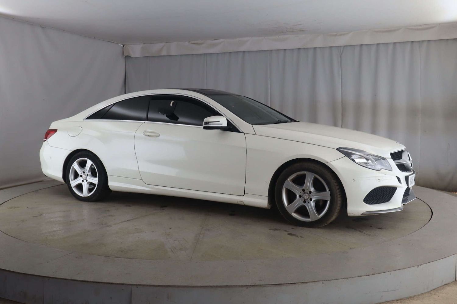 Used Mercedes-Benz E Class 2014 for sale - 77721670: Photo 1