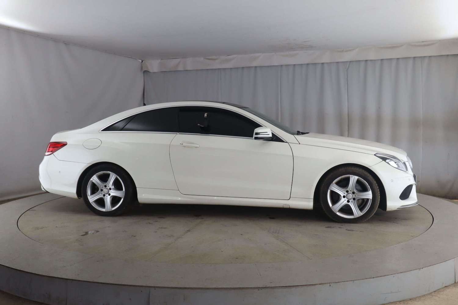 Used Mercedes-Benz E Class 2014 for sale - 77721670: Photo 4