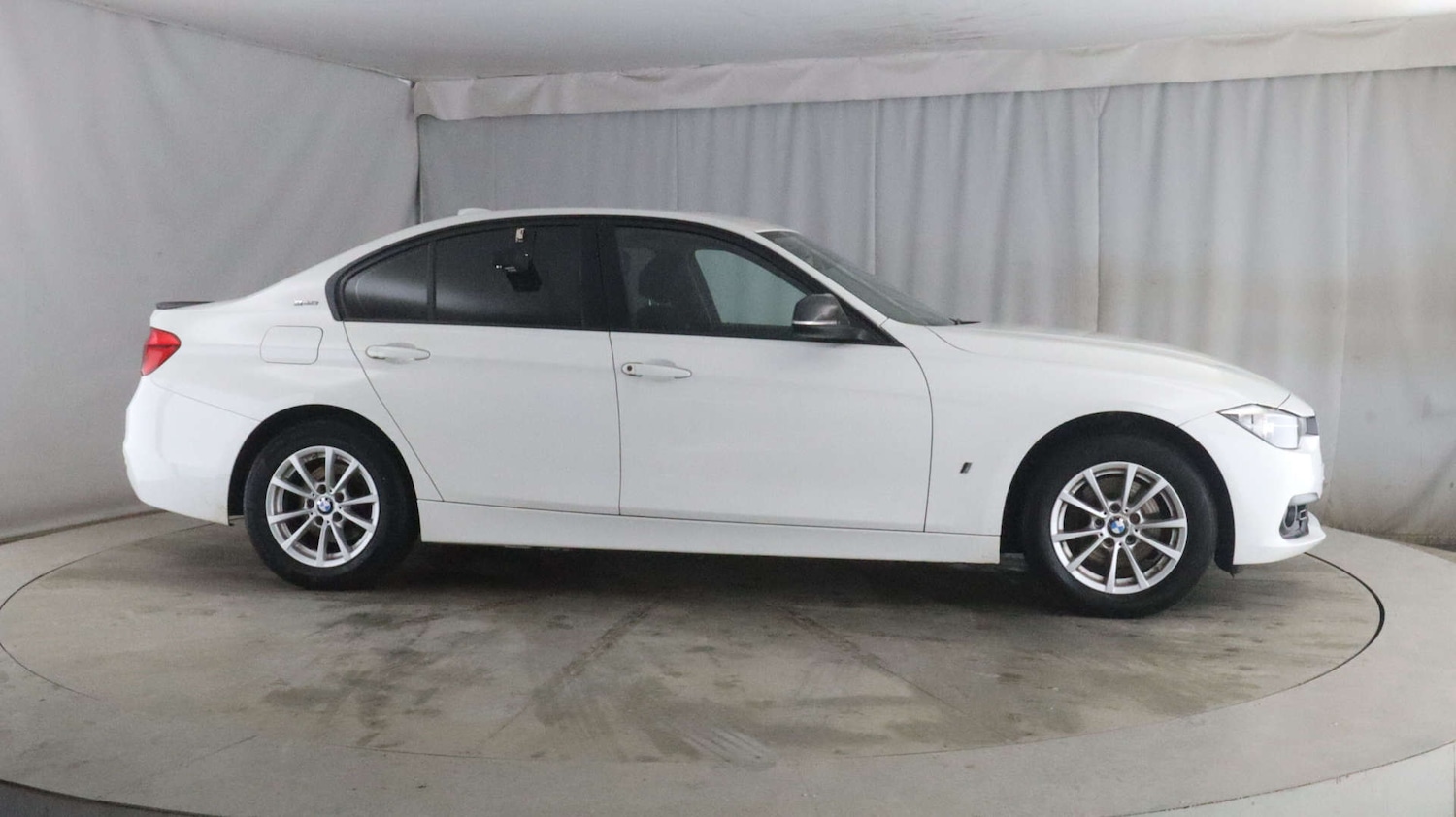 Used BMW 3 Series 2017 for sale - 77173416: Photo 2