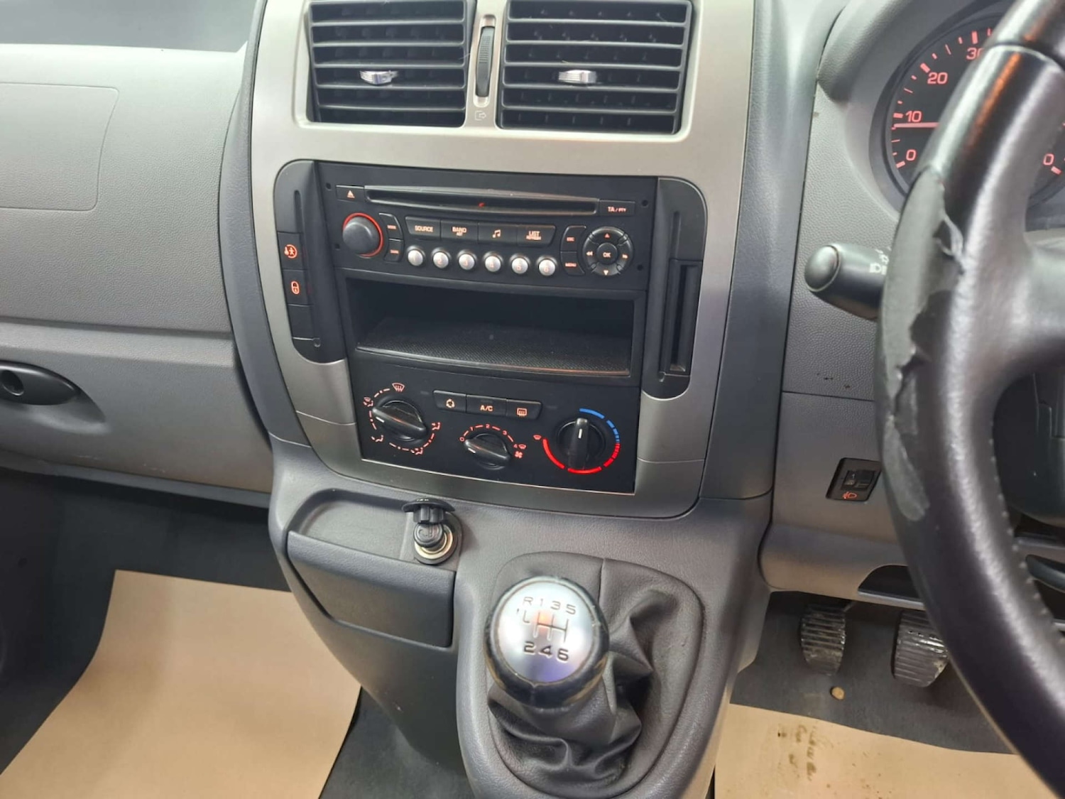 Used Peugeot Expert Tepee 2008 for sale - 77151265: Photo 39