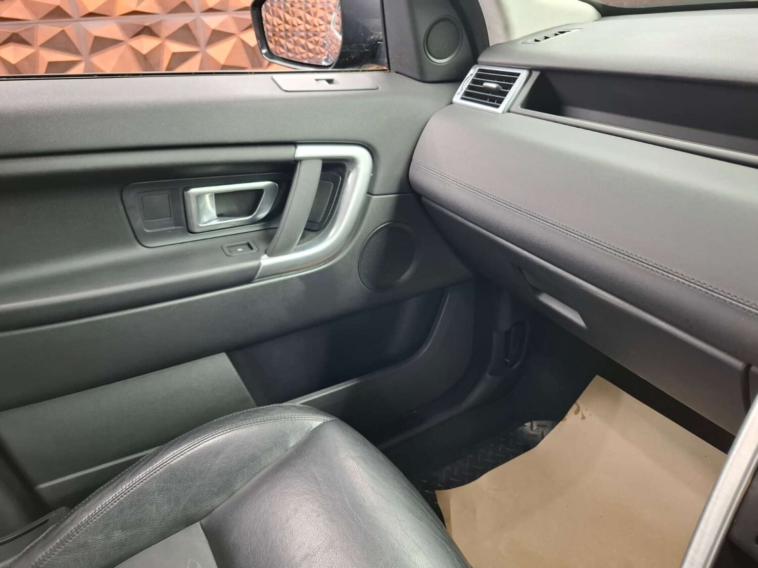 Used Land Rover Discovery Sport 2016 for sale - 76921361: Photo 8