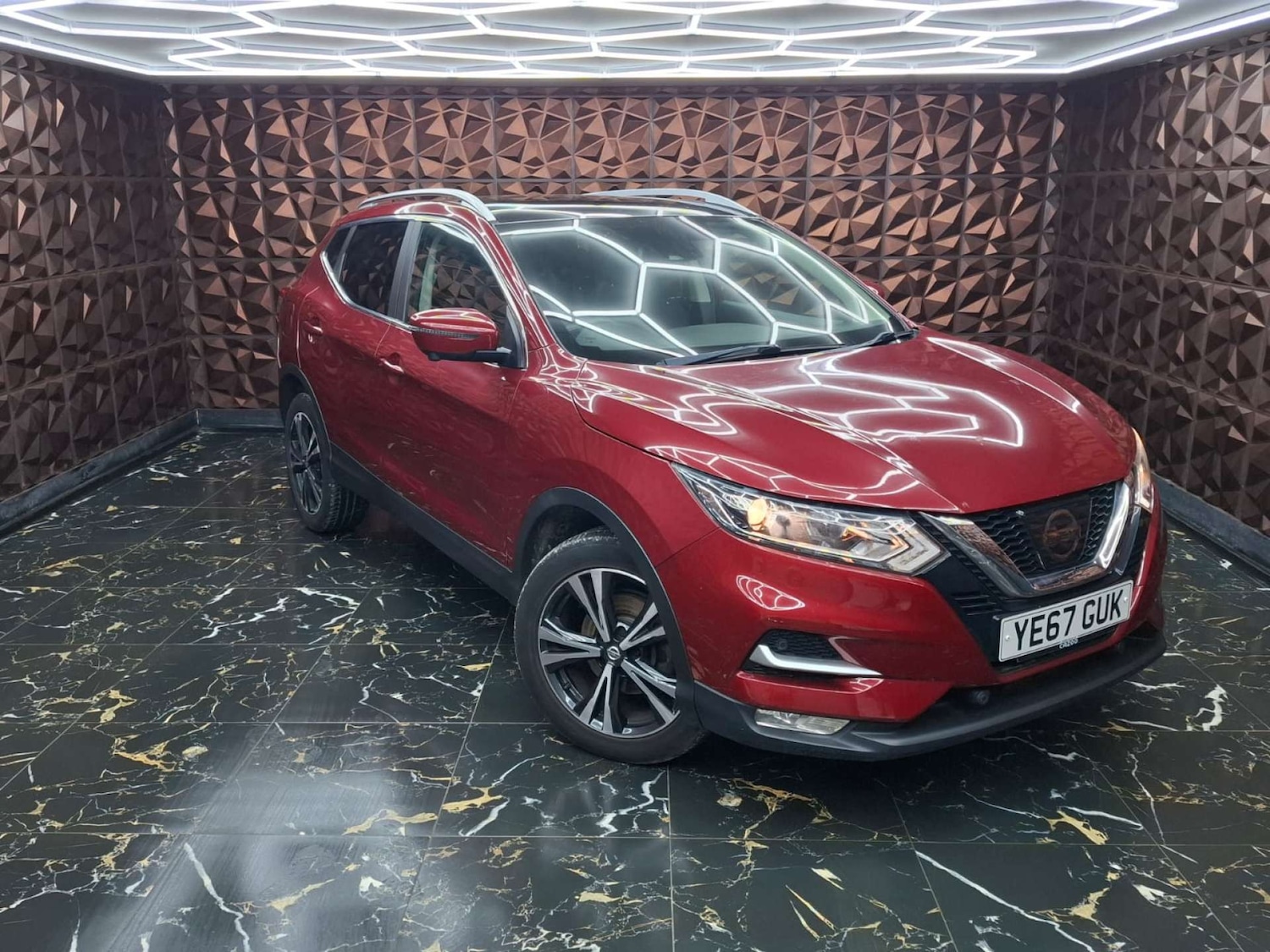 Used Nissan Qashqai 2017 for sale - 77151194: Photo 2