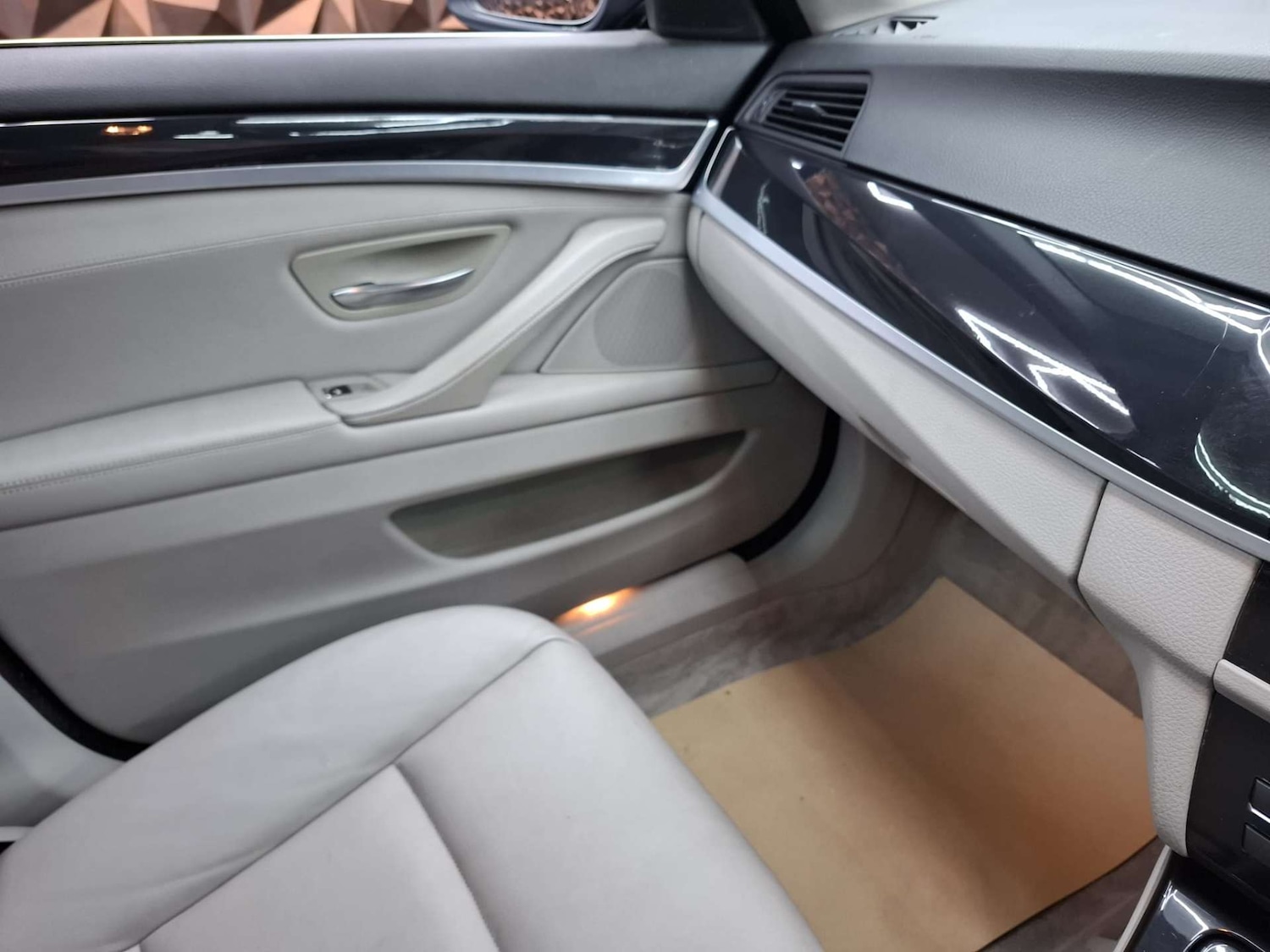 Used BMW 5 Series 2011 for sale - 77151136: Photo 10