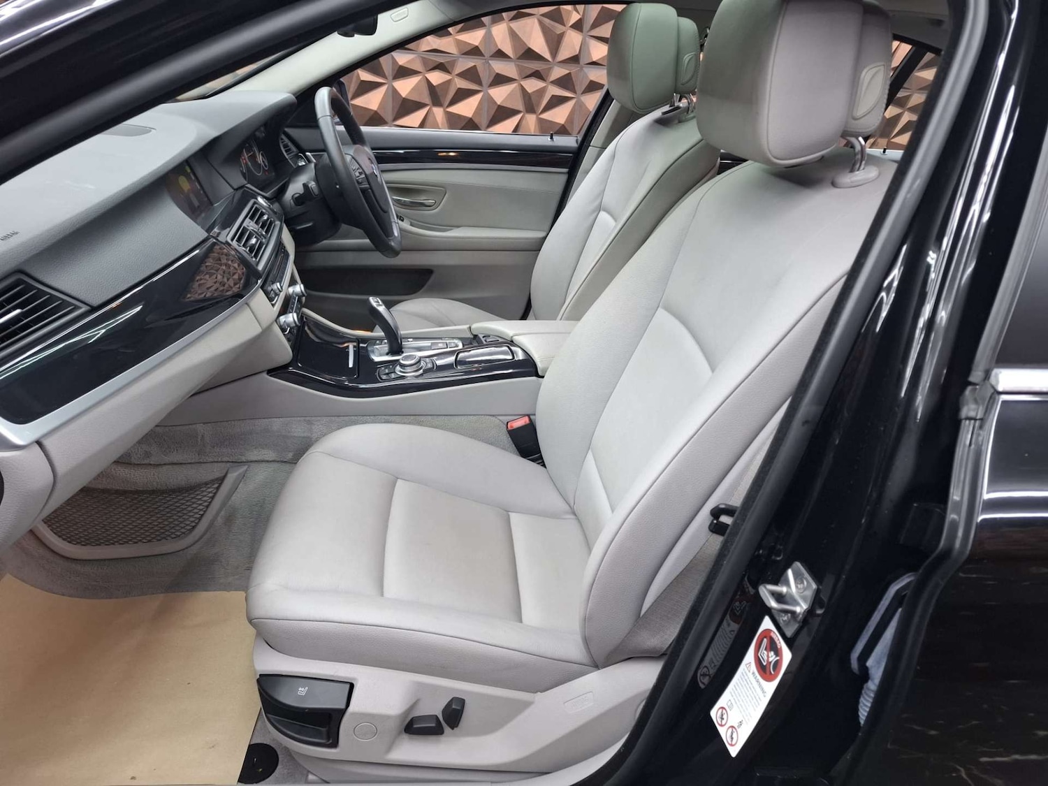 Used BMW 5 Series 2011 for sale - 77151136: Photo 15