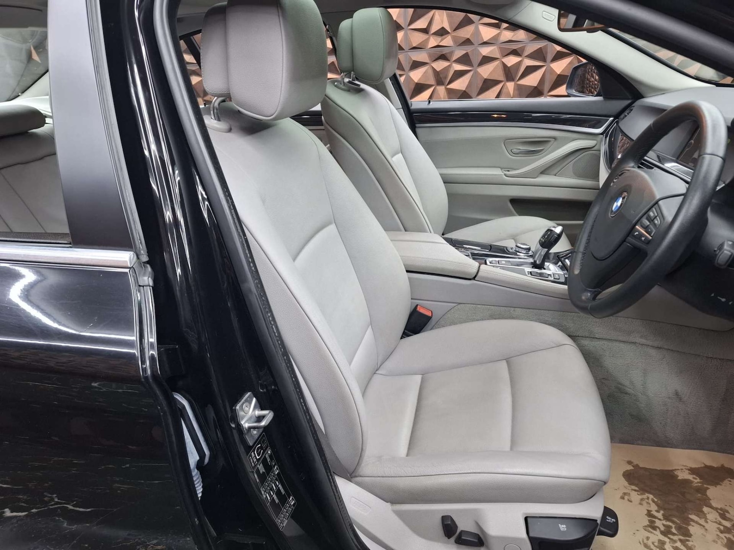 Used BMW 5 Series 2011 for sale - 77151136: Photo 8