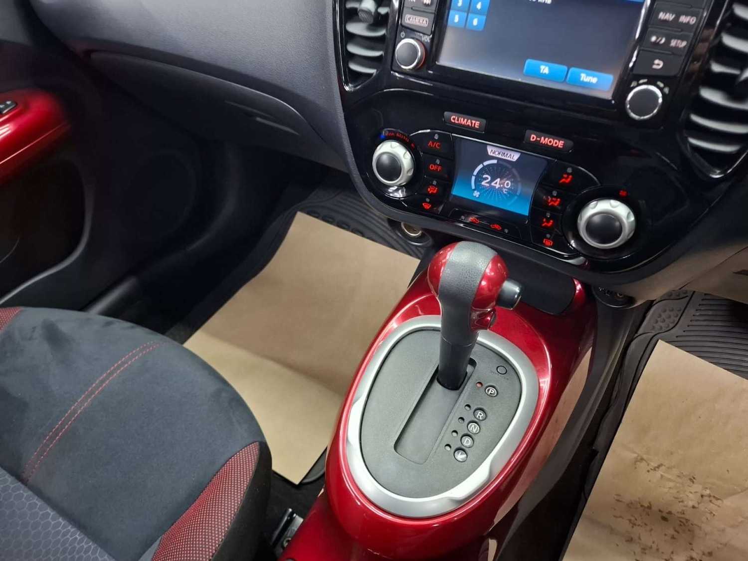 Used Nissan Juke 2014 for sale - 77262811: Photo 18