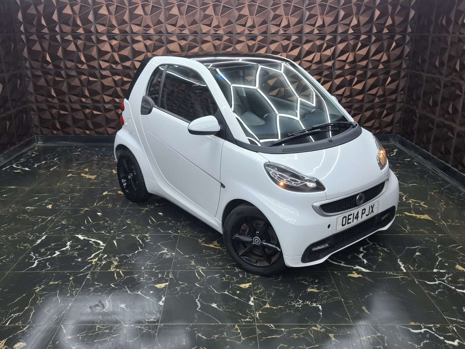 Used smart fortwo 2014 for sale - 77660284: Photo 2