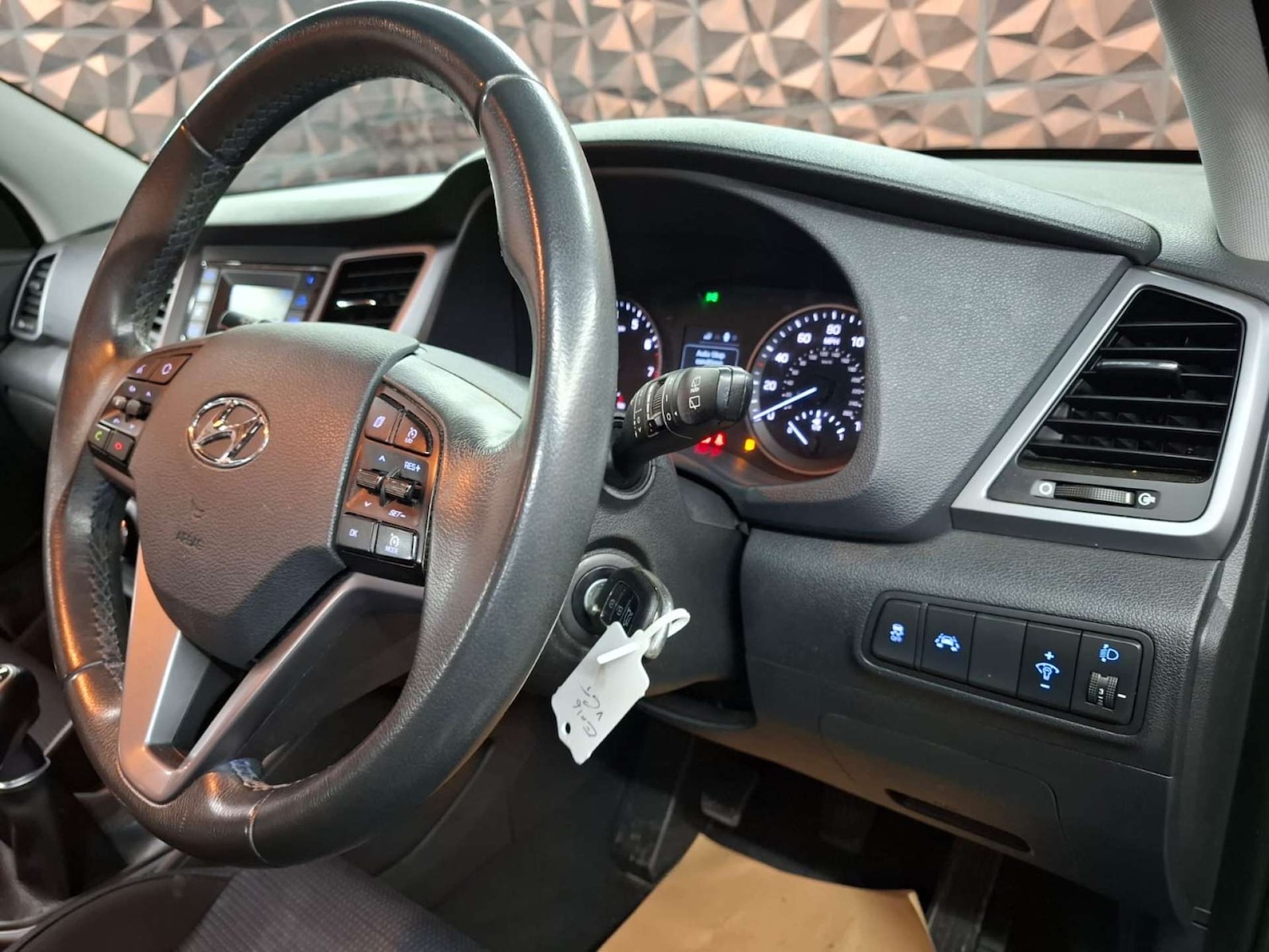 Used Hyundai TUCSON 2016 for sale - 77151131: Photo 24