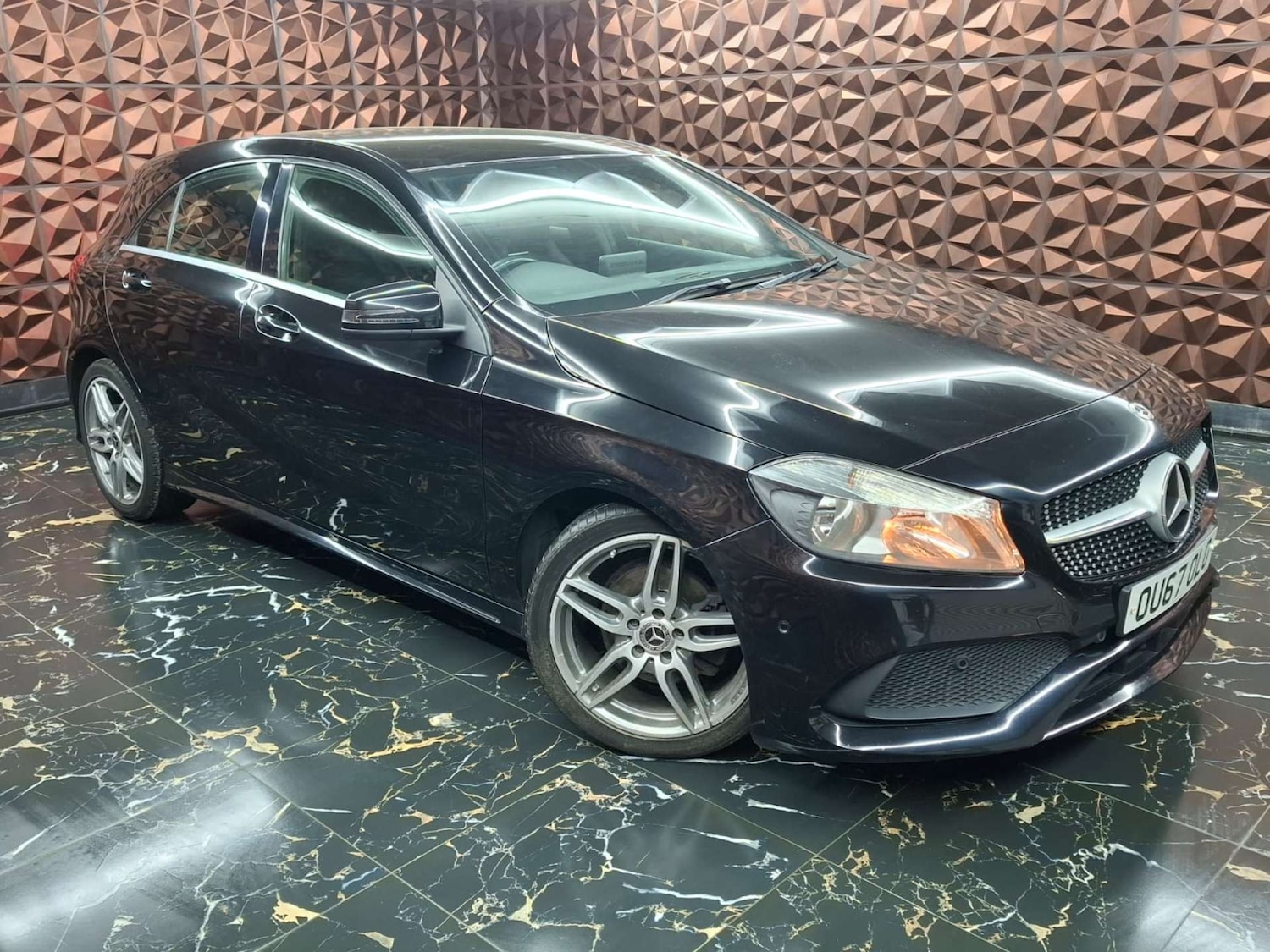 Used Mercedes-Benz A-Class 2017 for sale - 76921383: Photo 2