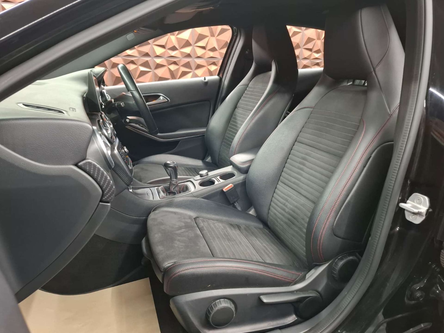 Used Mercedes-Benz A-Class 2017 for sale - 76921383: Photo 26