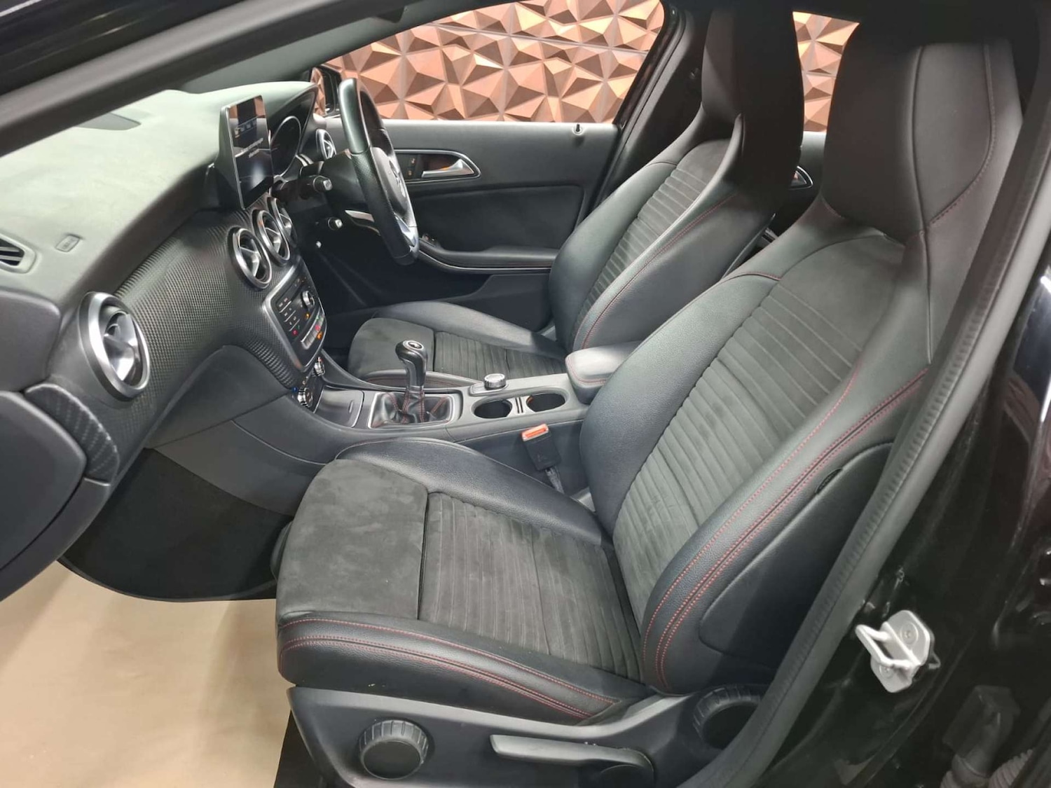 Used Mercedes-Benz A-Class 2017 for sale - 76921383: Photo 28