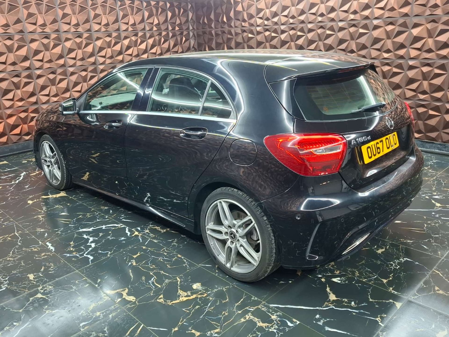 Used Mercedes-Benz A-Class 2017 for sale - 76921383: Photo 8