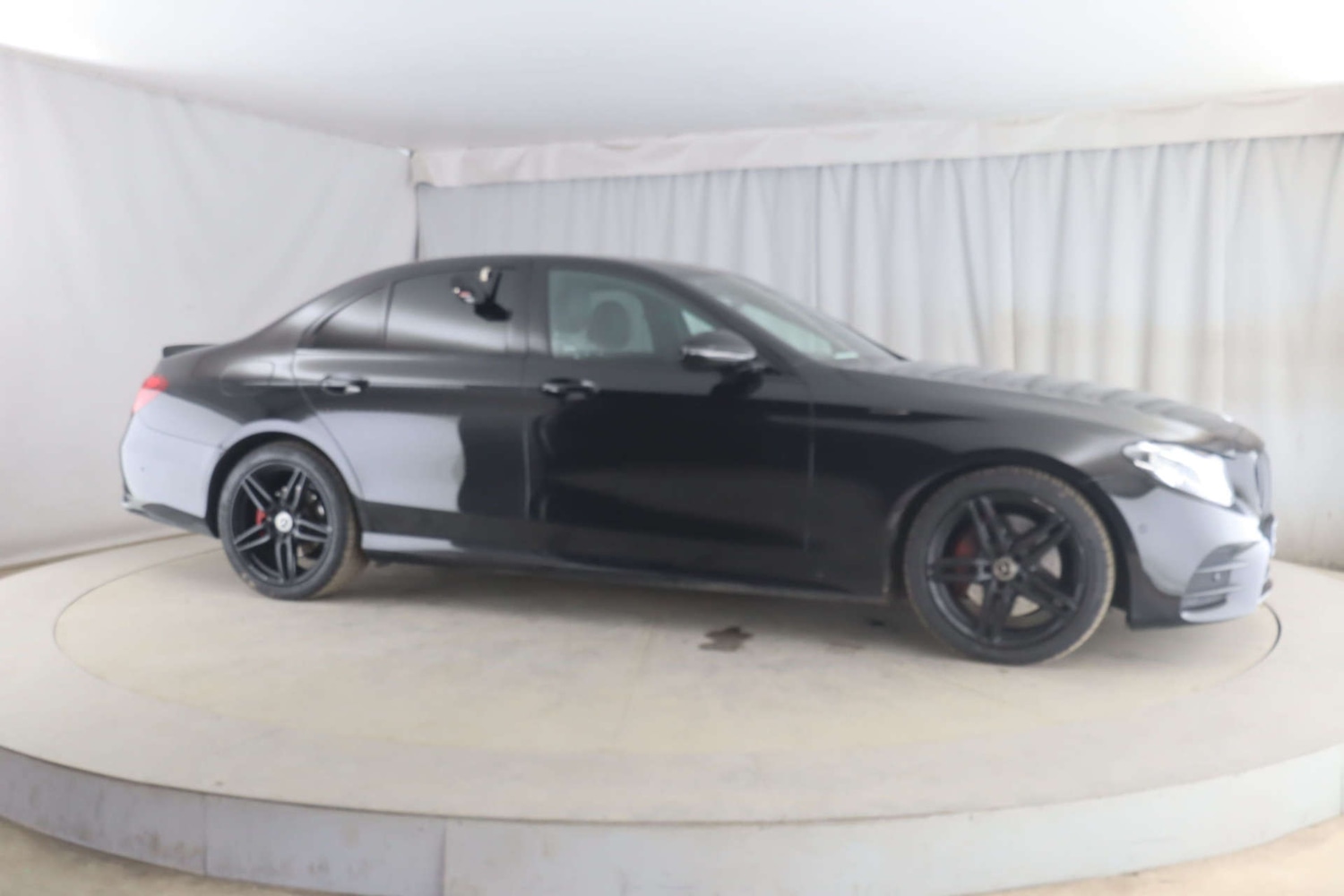 Used Mercedes-Benz E Class 2018 for sale - 77151193: Photo 2