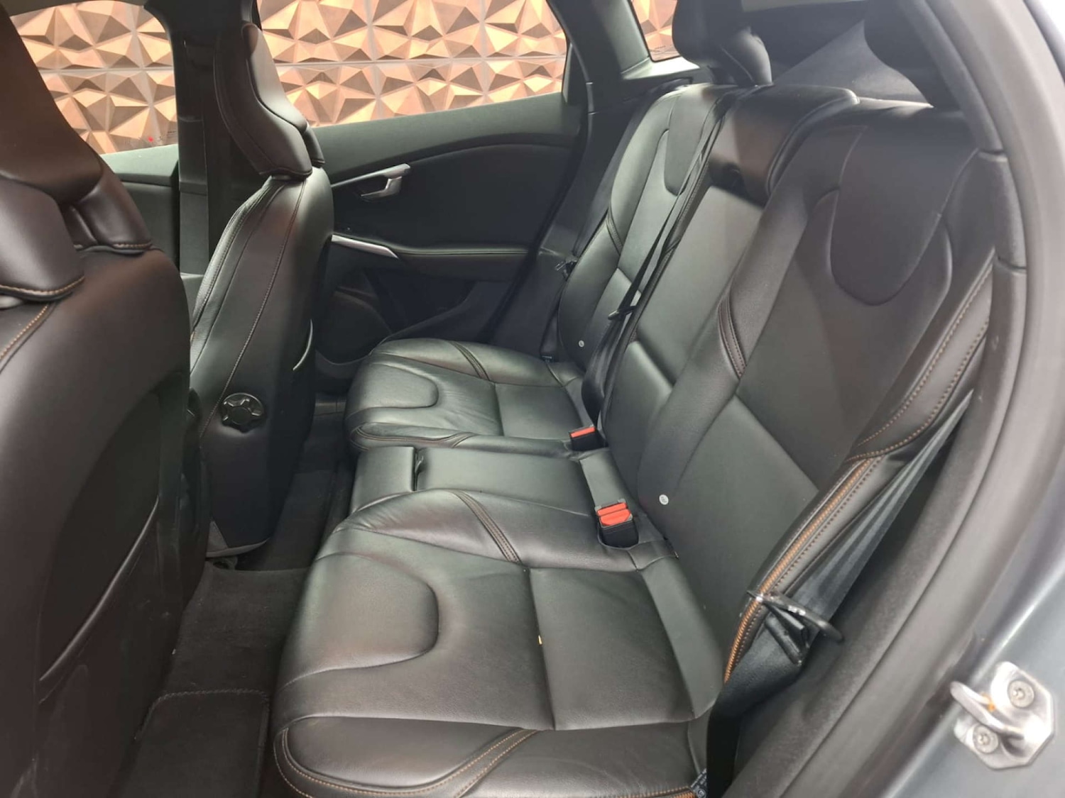 Used Volvo V40 2015 for sale - 77151280: Photo 18