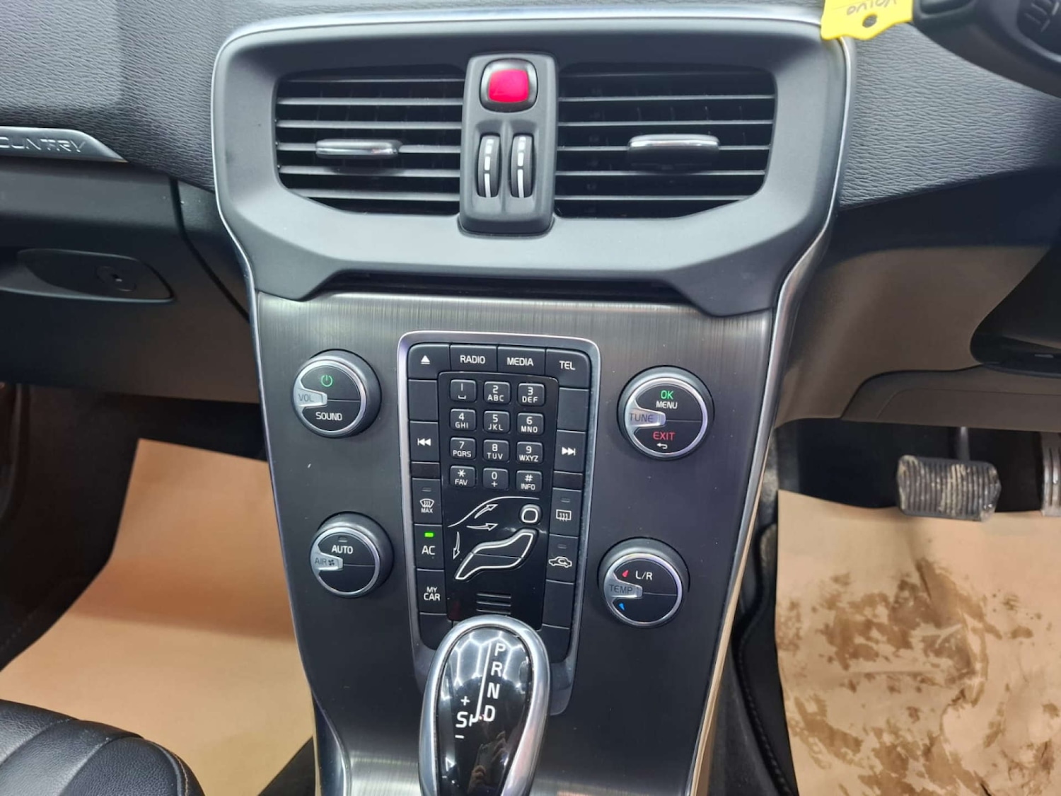 Used Volvo V40 2015 for sale - 77151280: Photo 34