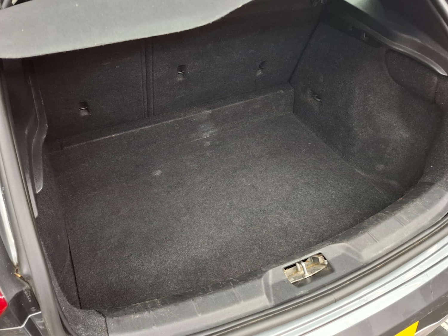 Used Volvo V40 2015 for sale - 77151280: Photo 50