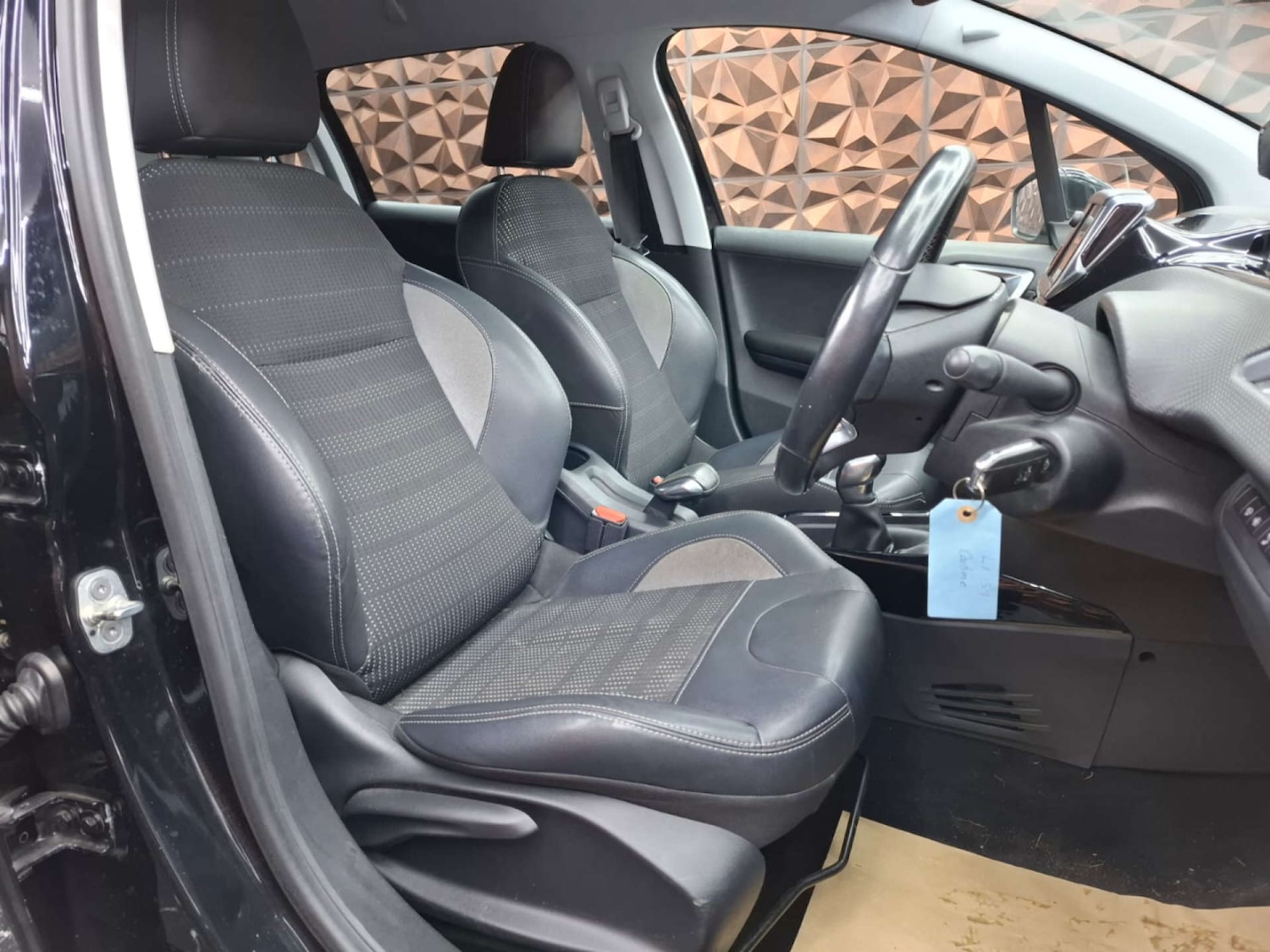 Used Peugeot 2008 2016 for sale - 77151309: Photo 15