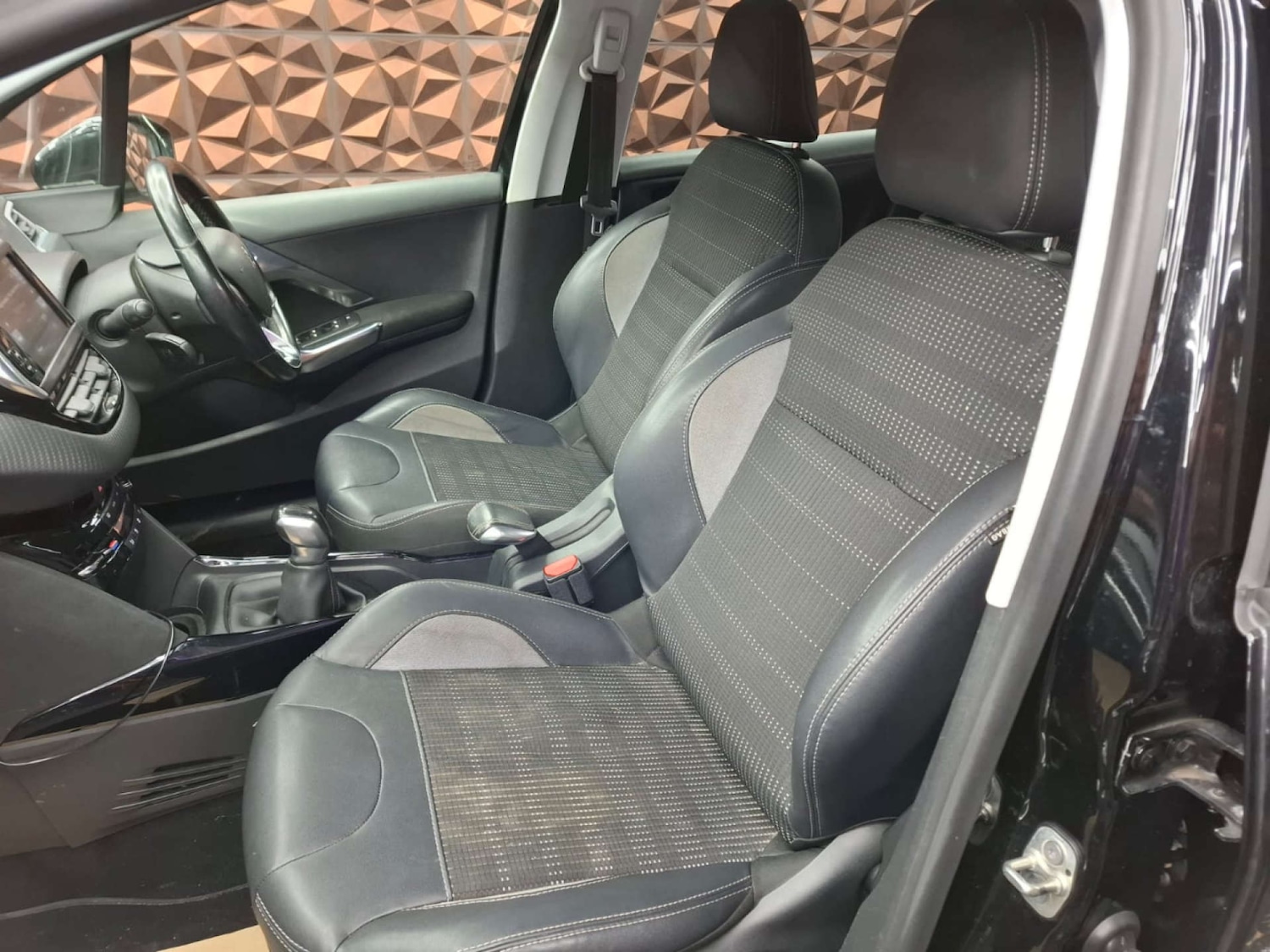 Used Peugeot 2008 2016 for sale - 77151309: Photo 22