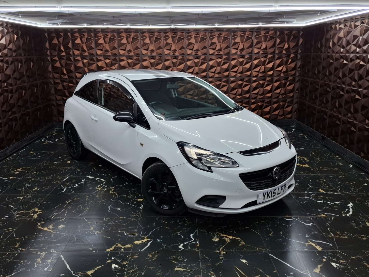 Used Vauxhall Corsa 2015 for sale - 77805469: Photo 2
