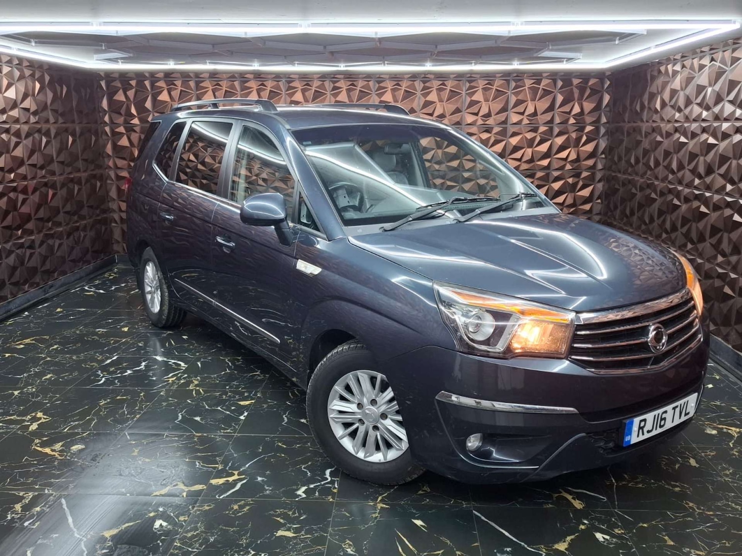 Used Ssangyong Turismo 2016 for sale - 77151126: Photo 2