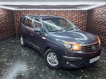 Used Ssangyong Turismo 2016 for sale - 77151126: Photo