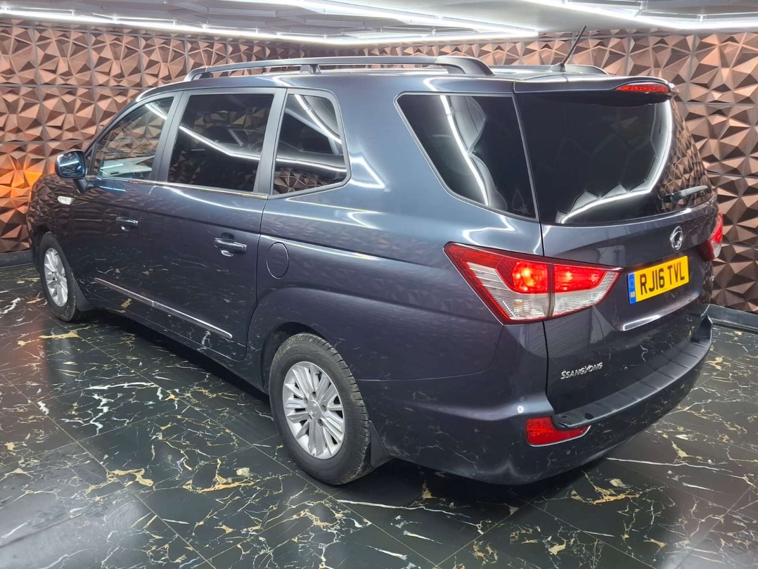 Used Ssangyong Turismo 2016 for sale - 77151126: Photo 7