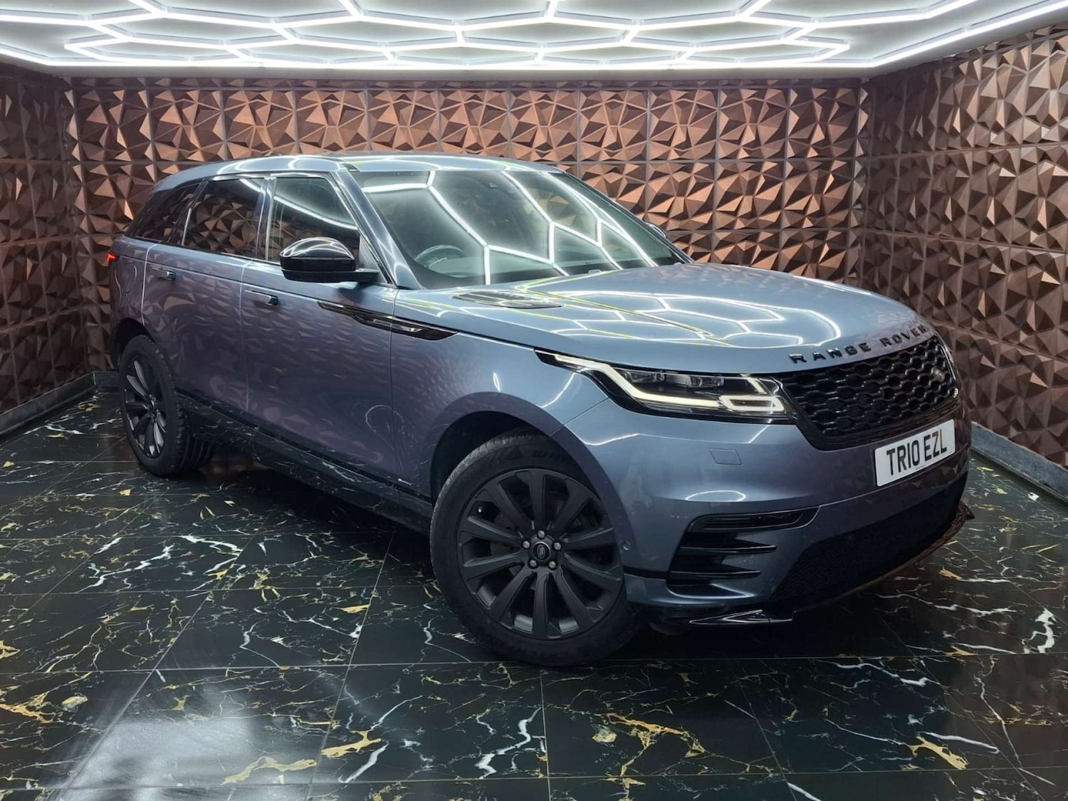 Used Land Rover Range Rover Velar 2018 for sale - 76921485: Photo 3