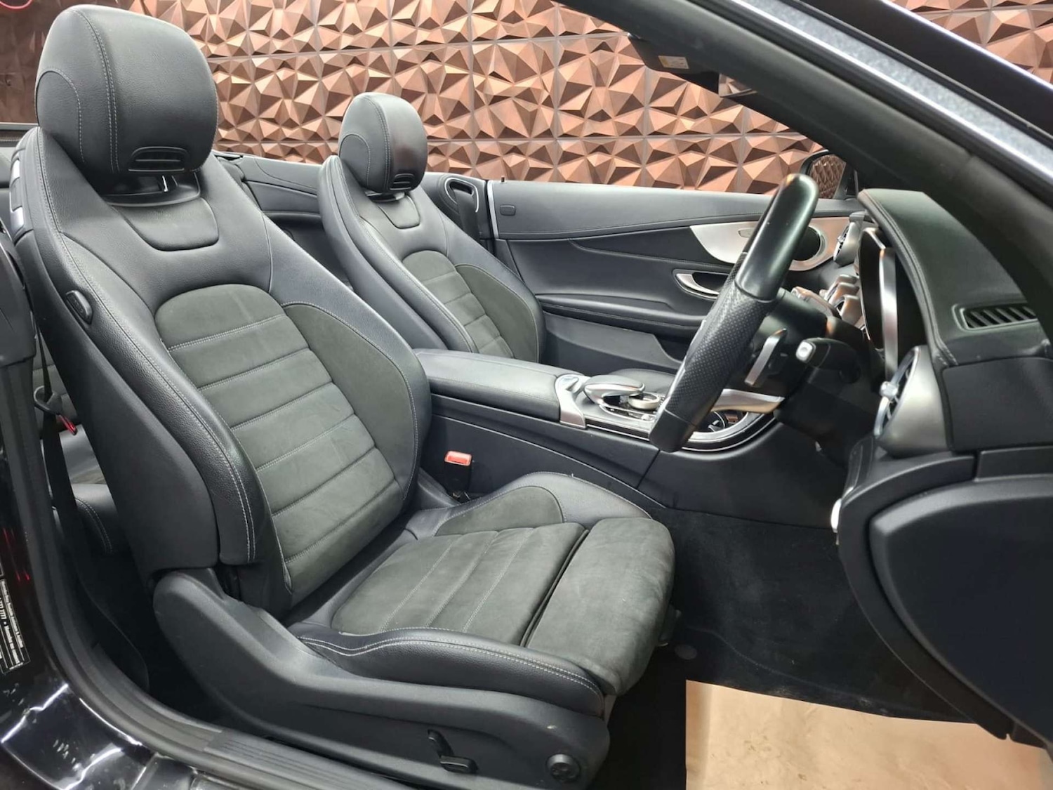 Used Mercedes-Benz C Class 2019 for sale - 77151296: Photo 32