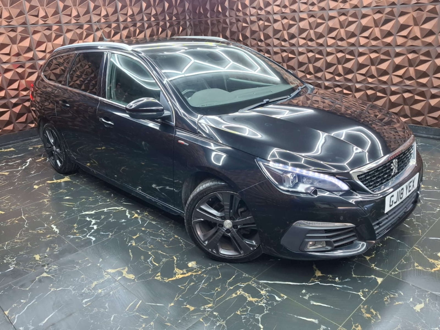 Used Peugeot 308 2018 for sale - 76921426: Photo 2