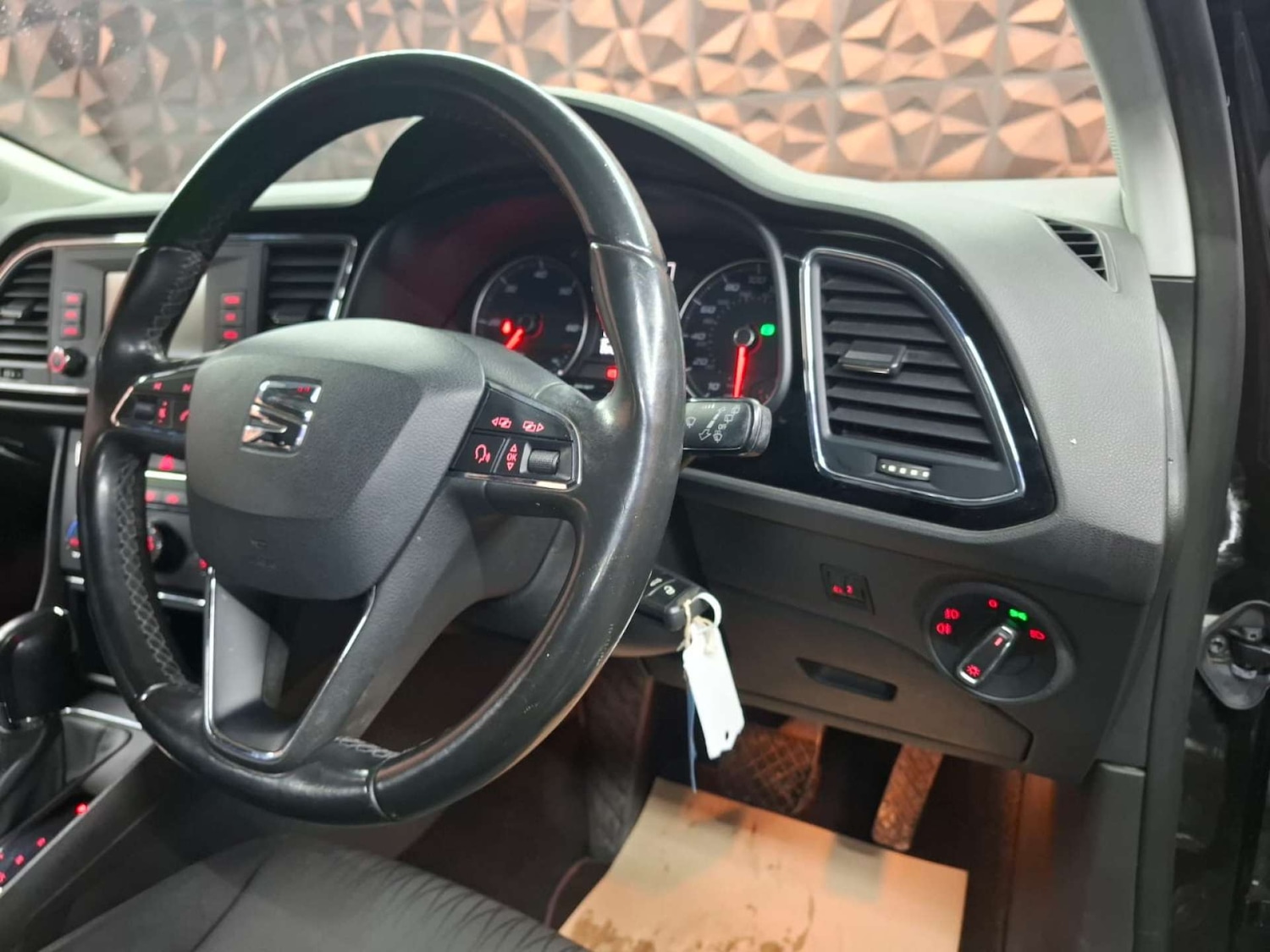 Used SEAT Leon 2016 for sale - 76921497: Photo 23