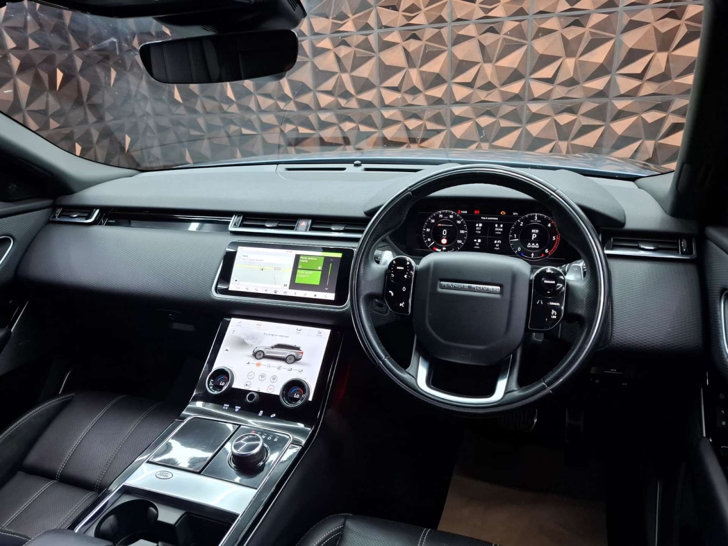 Used Land Rover Range Rover Velar 2018 for sale - 77151184: Photo 14