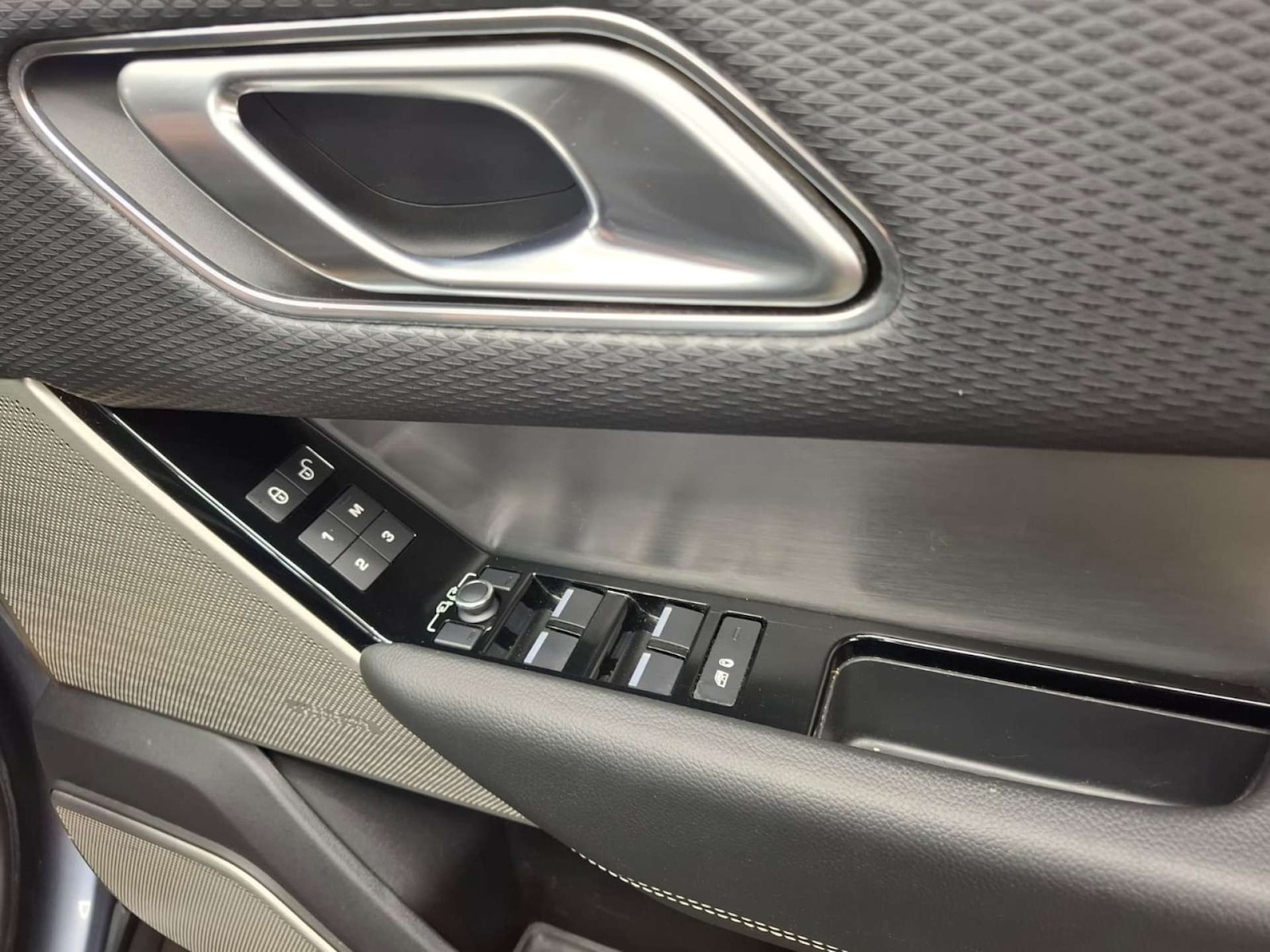 Used Land Rover Range Rover Velar 2018 for sale - 77151184: Photo 23