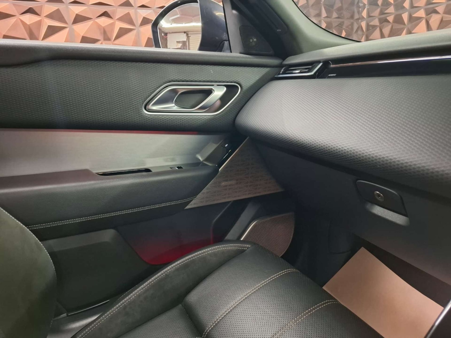 Used Land Rover Range Rover Velar 2018 for sale - 77151184: Photo 25