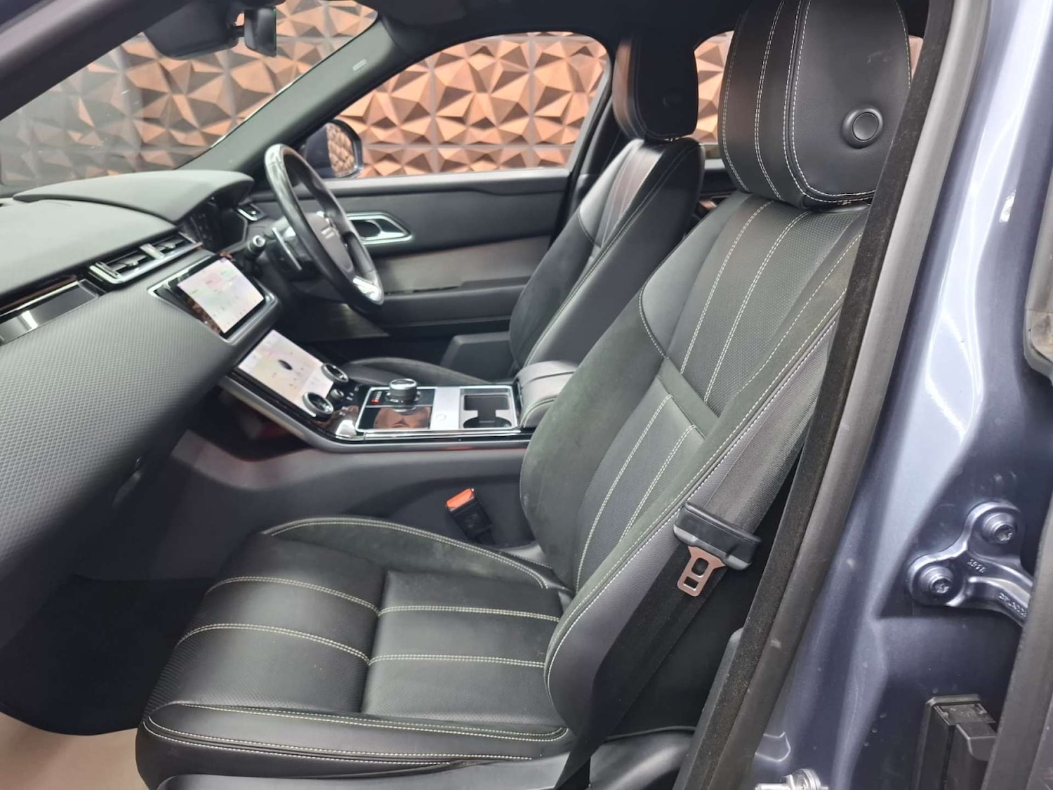 Used Land Rover Range Rover Velar 2018 for sale - 77151184: Photo 31