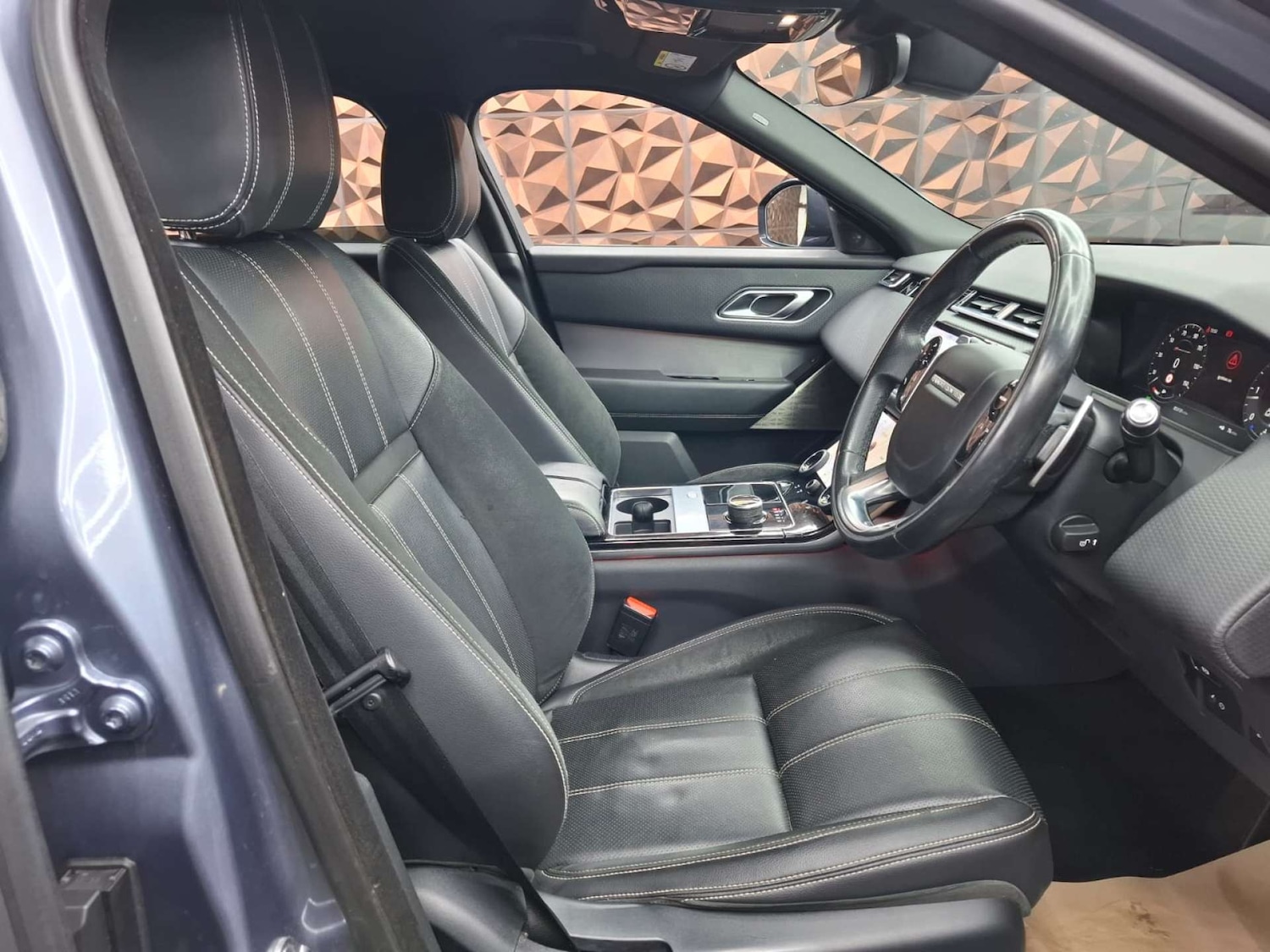 Used Land Rover Range Rover Velar 2018 for sale - 77151184: Photo 33