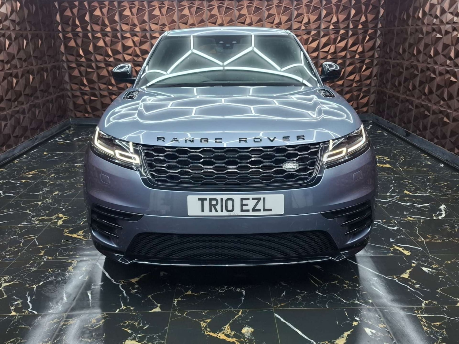 Used Land Rover Range Rover Velar 2018 for sale - 77151184: Photo 4