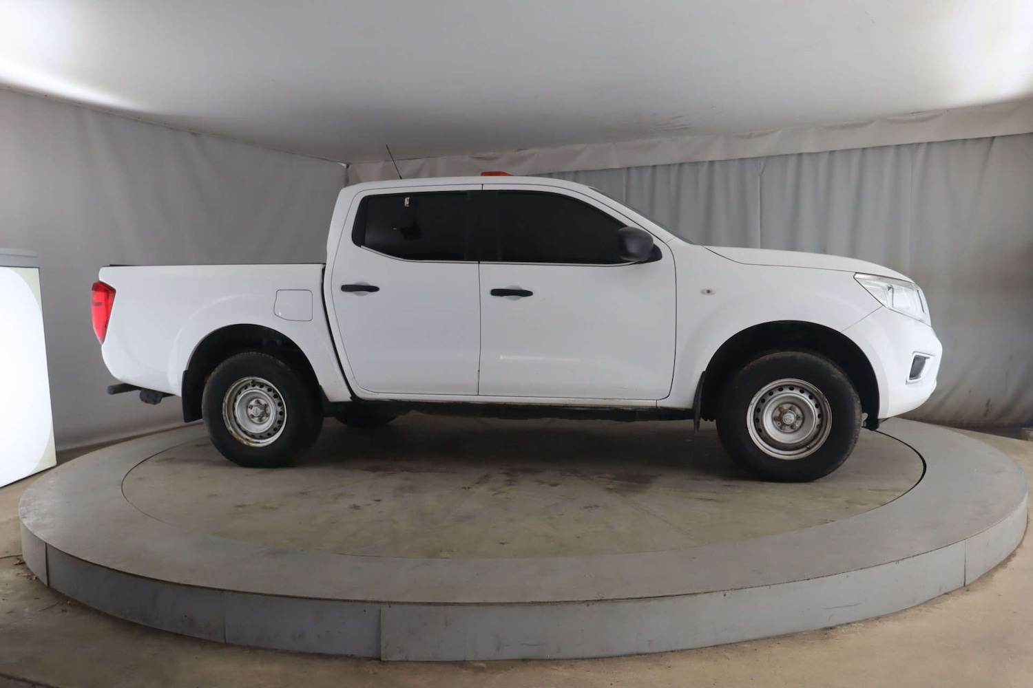 Used Nissan Navara 2017 for sale - 77470016: Photo 2