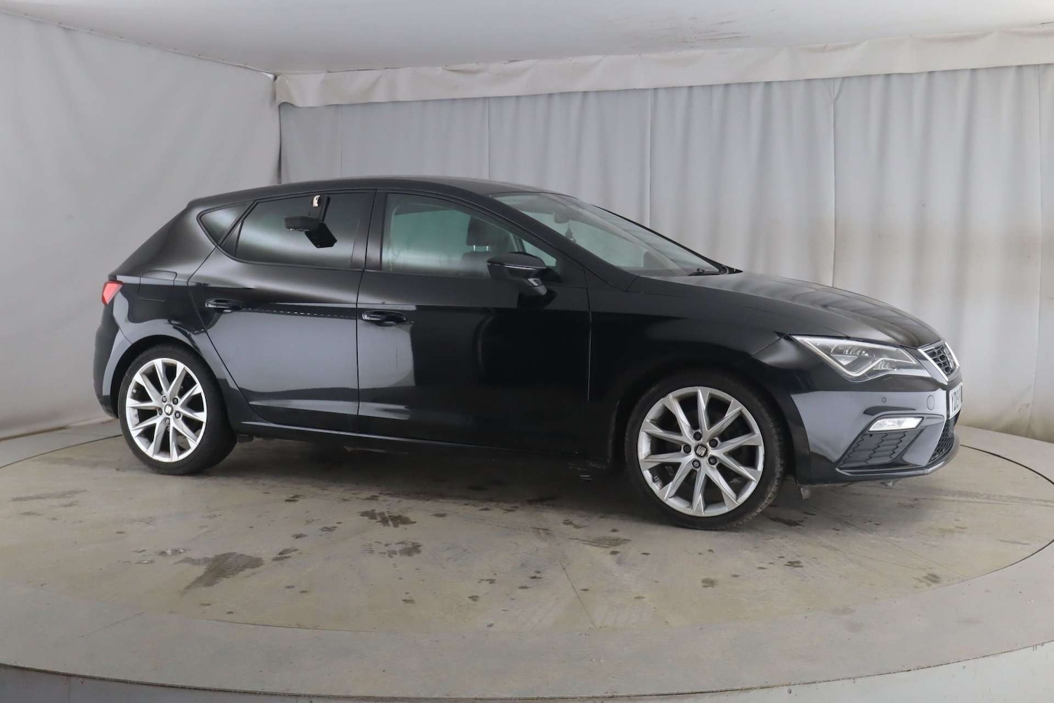 Used SEAT Leon 2019 for sale - 77809768: Photo 2