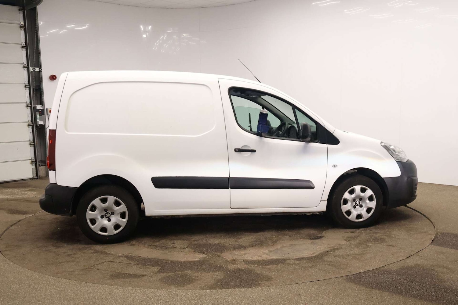 Used Peugeot Partner 2018 for sale - 77984307: Photo 17